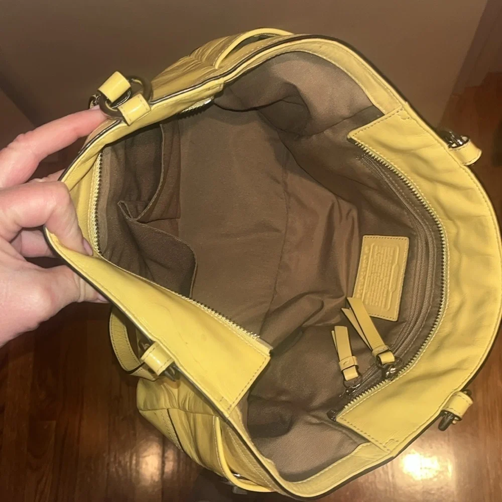 Coach yellow patent leather tote handbag/ preowned OS